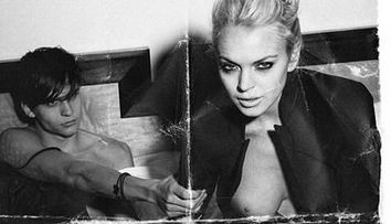 Lindsay Lohan, plina de sange si tinand un cutit indreptat spre propriul gat! <span style=
