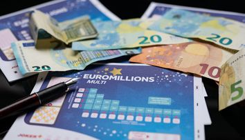 A câștigat o avere după ce a întrebat ChatGPT ce numere să pună la LOTO