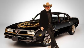 Trei mașini legendare ale actorului Burt Reynolds, scoase la licitație pentru o sumă fabuloasă
