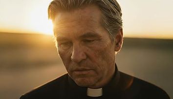 Cum arată și cum joacă Val Kilmer, readus din morți cu Inteligența Artificială. În trailerul noului film, este tânăr și seducător în rolul unui preot