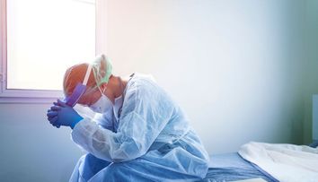 Doctor pe Covid - episodul 3: Prima noapte de război