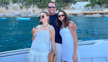Alex Rodriguez, vacanță în Italia alături de fiicele sale. Ce frumoase sunt Natasha și Ella