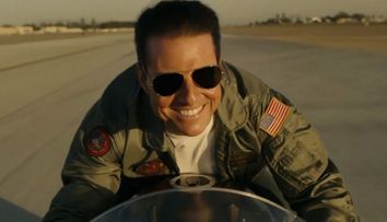 Tom Cruise, pe posterul noului film ”Top Gun: Maverick”: ”Ești un dinozaur”