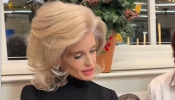Tu câți ani îi dai? Vedeta și-a șocat fanii cu transformarea dramatică de look: slăbită, cu chipul plin de riduri și coafură demodată. ”Zici că are 70 de ani”
