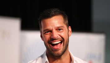 Ricky Martin este un părinte model! Cum o răsfață pe mica Lucia, cel mai nou membru al familiei 