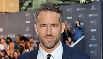 Ryan Reynolds, cu pătrățelele la vedere. Care este secretul unui corp de supererou