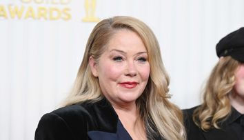 „S-ar putea să nu mai prindă ziua de mâine!” Prietenii Christinei Applegate, declarații sfâșietoare despre starea ei