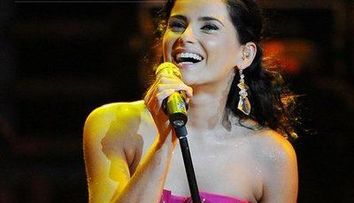 Nelly Furtado doneaza unei fundatii de caritate milionul de dolari primit de la Kadhafi