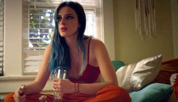 Bella Thorne, scene erotice în noul ei film: „Habit”