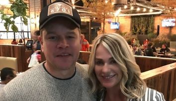 Nadia Comăneci, superbă la 58 de ani! Și-a serbat ziua de naștere alături de Matt Damon