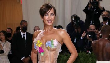 Kendall Jenner și Irina Shayk, apariții incendiare pe covorul roșu! Cum au apărut la Met Gala