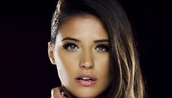 Nu te-ai fi asteptat niciodata sa o vezi asa: Antonia, in ipostaze fierbinti alaturi de un tanar fotomodel