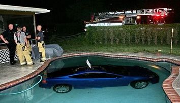 Esti PRAF la parcari? Se poate si mai rau! Cele mai neinspirate 7 parcari! FOTO