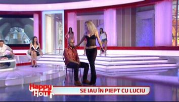 Nicoleta Luciu s-a apucat de cantat si isi cauta super dansatoare! Vezi cum au dansat fetele
