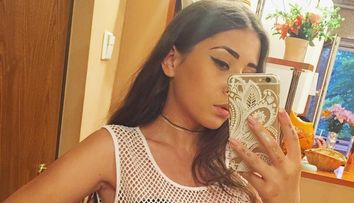 Desenul care ar putea deveni tatuaj permanent. Cea mai recenta imagine cu Nicole Cherry i-a impresionat pe fani
