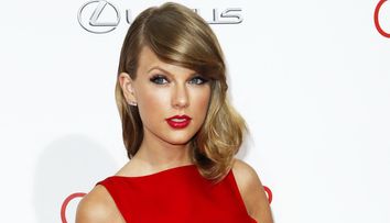 Poza care a facut inconjurul internetului in timp record. Cum arata si in ce ipostaza a fost pozat bodyguard-ul lui Taylor Swift