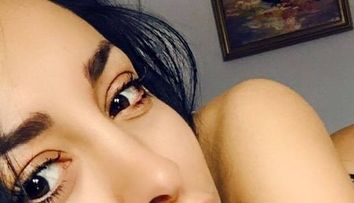 Nu se feresc sa isi arate adevarata fata. Ele sunt vedetele din Romania care posteaza selfie-uri fara machiaj