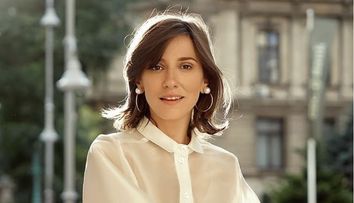 Dana Rogoz, fermecătoare pe covorul roșu la Festivalul de Film de la Veneția