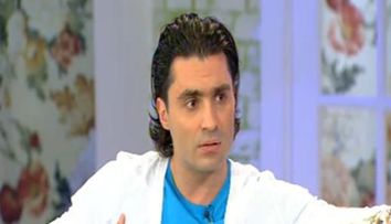 Ce crezi ca se afla pe casetele video pe care le face publice Pepe astazi?