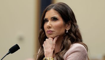 Viața controversată a lui Kristi Noem, demisă de Trump de la Homeland Security. În trecut, aceasta a șocat povestind cum a ucis, fără milă, câinele familiei