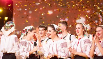 Golden Buzz istoric la Românii au talent! Dansatorii din Ansamblul Hecenii au convins-o pe Andra să apese butonul auriu: „N-am văzut în viața mea un dans executat cu atâta dăruire și cu atâta suflet!”