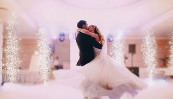 (P) Dansul mirilor: momentul perfect al primei voastre seri ca familie