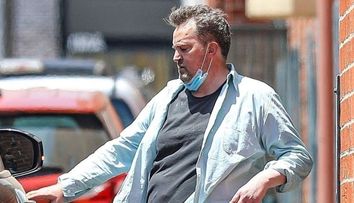 Cum a cheltuit Matthew Perry 9 milioane $ să scape de dependența de droguri și alcool. Medicii îi mai dădeau 2% șanse de supraviețuire
