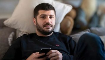 Justițiarul din Berceni, filmat în timp ce își hărțuia fosta iubită! Bărbatul a fost demascat de Marian Godină
