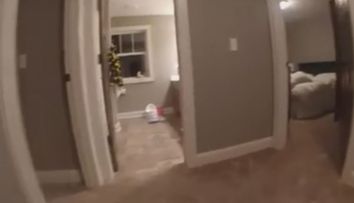 I-au pus o camera GoPro pe cap si s-au ascuns. Care a fost reactia celui mic si ce s-a vazut in filmare. VIDEO