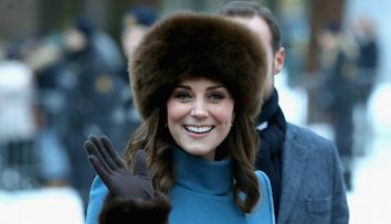 De ce Kate Middleton nu are voie sa isi dea jos paltonul in public