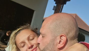 Lora și Ionuț Ghenu au stabilit, în cele din urmă, data nunții: „Dorim să ne căsătorim”. Cei doi au mai făcut un pas important în relație