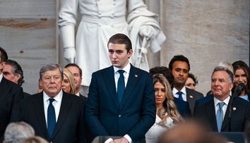 De ce Barron Trump refuză să le dea colegilor de facultate numărul său de telefon. Care este singura modalitate prin care fiul președintelui Donald Trump reușește totuși să comunice cu ei