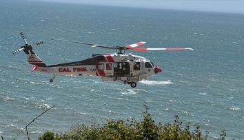 Două tinere, de 20 și 21 de ani, au murit după ce au adormit pe plajă! Au fost trase în ocean de un val ucigaș. Declarațiile martorilor șocați