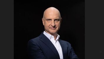 Dragoș Petrescu este în continuare investitor la Imperiul Leilor, în sezonul al patrulea! Ce sărbătorește în aceste zile