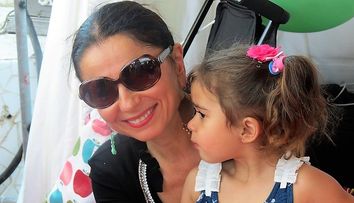 Actrita care a facut 23 de fertilizari în vitro: „Cariera mea s-a relansat dupa ce am devenit mama”