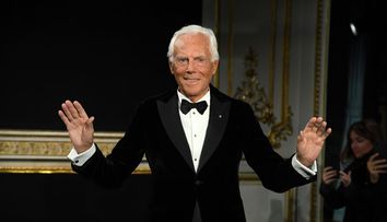 Ce se ascunde, de fapt, în spatele etichetei „Made in Italy” de pe hainele lui Giorgio Armani. Adevărul a ieșit la iveală înainte de moartea creatorului de modă