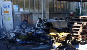 Avion prăbușit în Arad, în curtea unei companii. Două persoane au murit