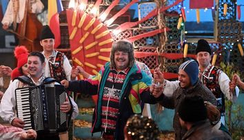 Naționala de comedie e la datorie! Astăzi, de la ora 20:30, un episod special Las Fierbinți!