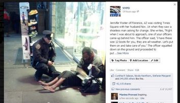 Gestul emotionant care a transformat un politist american in erou pe internet. Vezi si tu fotografia de 300.000 de like-uri: