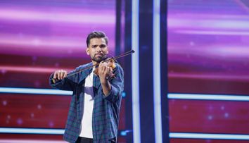 Românii au talent, 27 martie 2026. „Nu știu notele, nu știu să citesc o partitură”. Lucrează pe șantier pentru a se întreține, dar a învățat să cânte singur la vioară, într-un depozit. Cine este Iosif Mândru, concurentul care a încheiat seara apoteotic