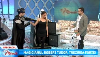 Magicianul Robert Tudor si David, costumati la aniversarea lui Catalin Maruta. Cum s-au distrat in platoul emisiunii