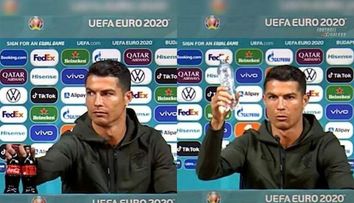 Cristiano Ronaldo, amintiri neplăcute cu sticla de suc! Ce a pățit când juca la Manchester United