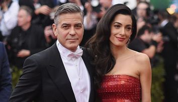 George și Amal Clooney au invitat doi necunoscuți în casa lor de lux de pe malul lacului Como