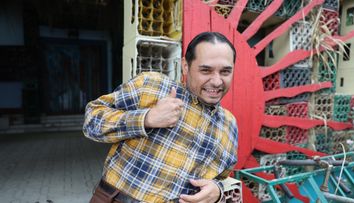În Las Fierbinți lucrurile se complică: Ardiles lansează o „afacere de milioane”, iar Giani și Dorel ajung din agenți de vânzări… direct în mijlocul unei țepe de zile mari!