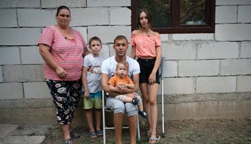 Povestea dură a unui om care suferă de o boală cumplită: ‘Am făcut trei operații la cap’