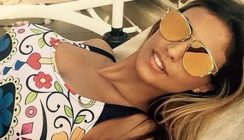 Antonia s-a fotografiat in intimitatea dormitorului. Ipostaza in care a aparut, o reala surpriza pentru fani