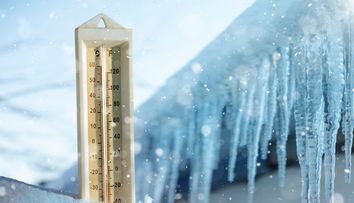 Ger de crapă pietrele peste România. ANM anunță săptămâni cu frig extrem și ninsori. Ce temperaturi urmează în luna februarie