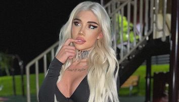 Cum s-a fotografiat Bia Khalifa noaptea, în parc: „Hai să ne jucăm!”