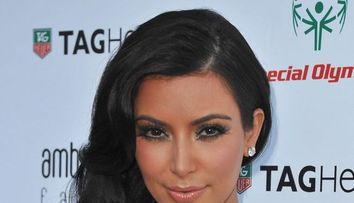 N-ai zice ca este chiar ea! Cum arata Kim Kardashian in copilarie