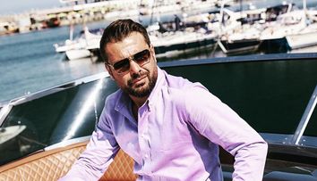 Adrian Mutu și-a luat bolid de lux. E singurul din România care deține o astfel de mașină - FOTO